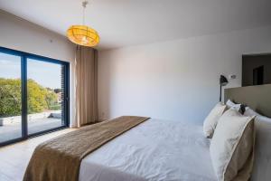 Casa Luminosa by Portugal Portfolio