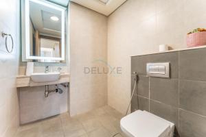 Huge Balcony Overlooking Creek Harbour with Glimpses of Burj Khalifa, Just Minutes from Zabeel Stadium, Azizi Aliyah Residence, Al Jaddaf by Deluxe Holiday Homes