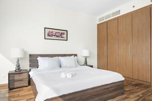 VayK - Spacious 2BR in JLT with Marina Views