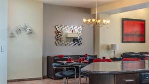 Las Palomas 1 BR 1BA Cortez 605