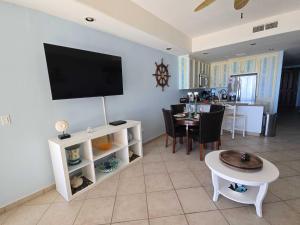 Las Palomas Phase I Rubi 1007 Exceptional Oceanview 1BR 1BA Unit