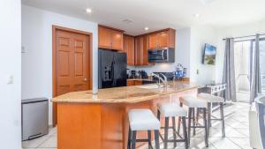 Las Palomas Phase I Topaz 302 1BR 1BA Oceanview Unit