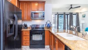 Las Palomas Phase I Topaz 302 1BR 1BA Oceanview Unit