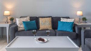 Las Palomas Phase II Coronado 605 Exceptional Oceanfront Unit