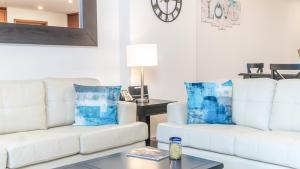 Las Palomas Phase I Topaz 302 1BR 1BA Oceanview Unit