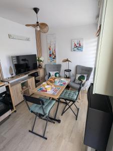 La Camareizh small apartment, beach, GR34 50 m away