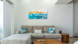 Beautiful 1 BR 1BA Las Palomas Cabrillo 602