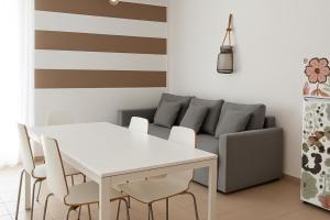 Alondras Park - Sleeps 2 - Parking - Pool