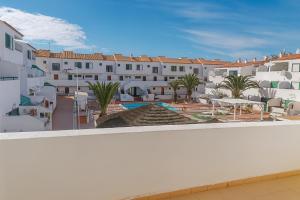 Alondras Park - Sleeps 2 - Parking - Pool