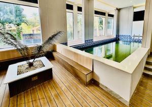 Diamond Ivy-Swiss heights