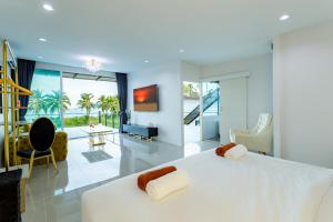 NEW! 3-Bedroom Pool Villa Overlooking Chalong Bay-Nariya V9