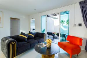 NEW! 3-Bedroom Pool Villa Overlooking Chalong Bay-Nariya V9