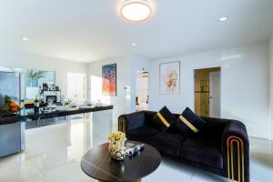 NEW! 3-Bedroom Pool Villa Overlooking Chalong Bay-Nariya V9