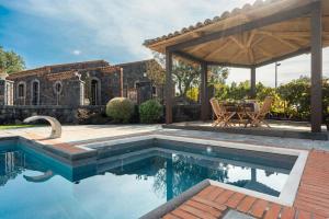 Villa With Pool And Vineyards Among Etna Vineyards