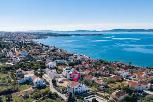 Villa Paradise in Zadar with 6 bedrooms, pool and gaming room