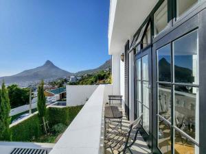 Luxury 4BR Villa w Pool Ocean Views Bakoven