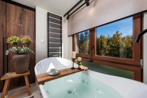 Hillside Lodge, Boutique & Spa