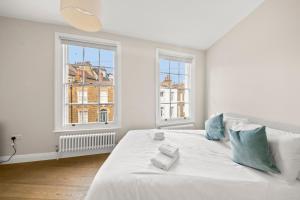 Central Kings Cross modern house with free parking