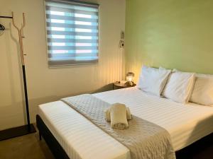 326 Podtel at The Breakie Bar