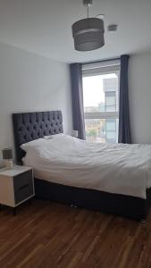 Penthouse height Flat, City View Balcony, Quiet, Free Wifi, Gym & More Minimalistic Home