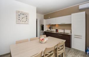 2 Bedroom Beautiful Apartment In Marzamemi