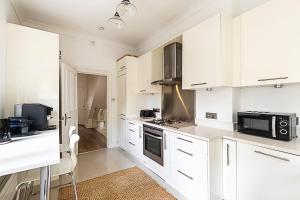 Bright Home Near Little Venice