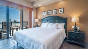 Cristal 301 3 BR 2 BA condo @ Las Palomas Phase 1