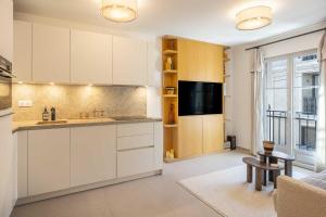 AC Apartment with 1 Bedroom for 4 Guests - Place des lices of Saint-Tropez