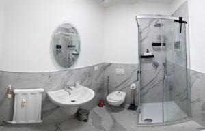 Modern 2BR 2BA Metro Access 12min Duomo