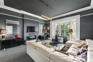 The Topiary by Birch Stays