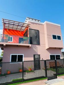 Exclusive 4 Bedroom Luxury Home - Villas, Tema