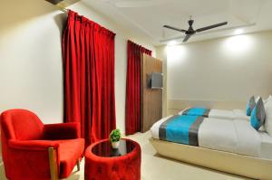 Hotel Delhi Fab Near Connaught Place And Ramakrishna Ashram Marg Metro Station