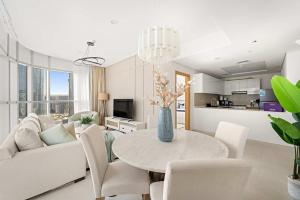 Silkhaus Vacation Homes Stylish & New 2BDR Stay Near Reem Park