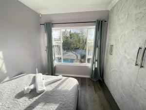 Luxurious Beach House with a View