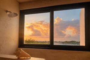 Private Jacuzzi, Starlink, Golf-View Terrace - Puerto Aventuras