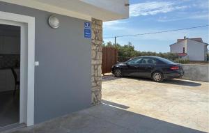 3 Bedroom Lovely Apartment In Sukosan