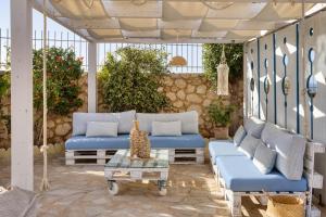 Azzuro Villa with private pool by Estia