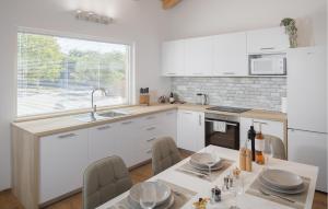 Cozy Home In Sveti Lovrec