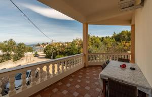 1 Bedroom Lovely Apartment In Lukoran