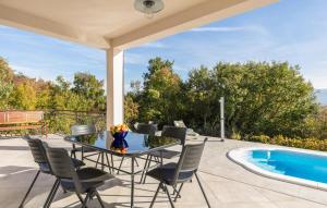 Beautiful Home In Sinj