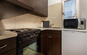 1 Bedroom Stunning Apartment In Crikvenica