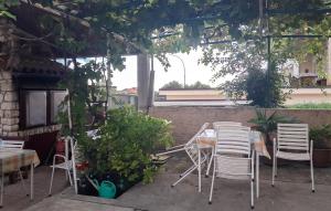 1 Bedroom Awesome Apartment In Novi Vinodolski