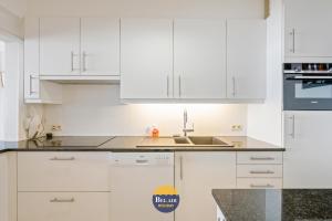 Stylish 2-bedroom apartment with panoramic sea view T13