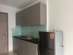 Bright & Modern Minimalist Studio