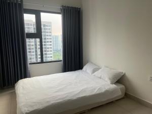 Bright & Modern Minimalist Studio