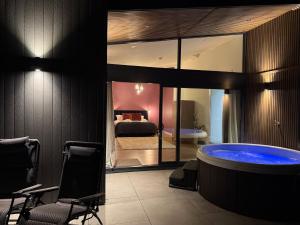 The Wren - Luxury Retreat