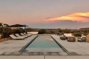 La Grange by The CoHost Company