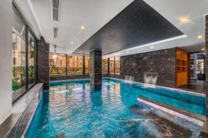 ,Ultra Luxury Holiday Apt in the Heart of the City