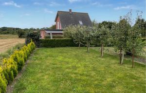 1 Bedroom Cozy Apartment In Hesselager