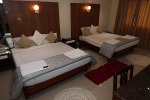 Dhanunjayas Luxury Hotel